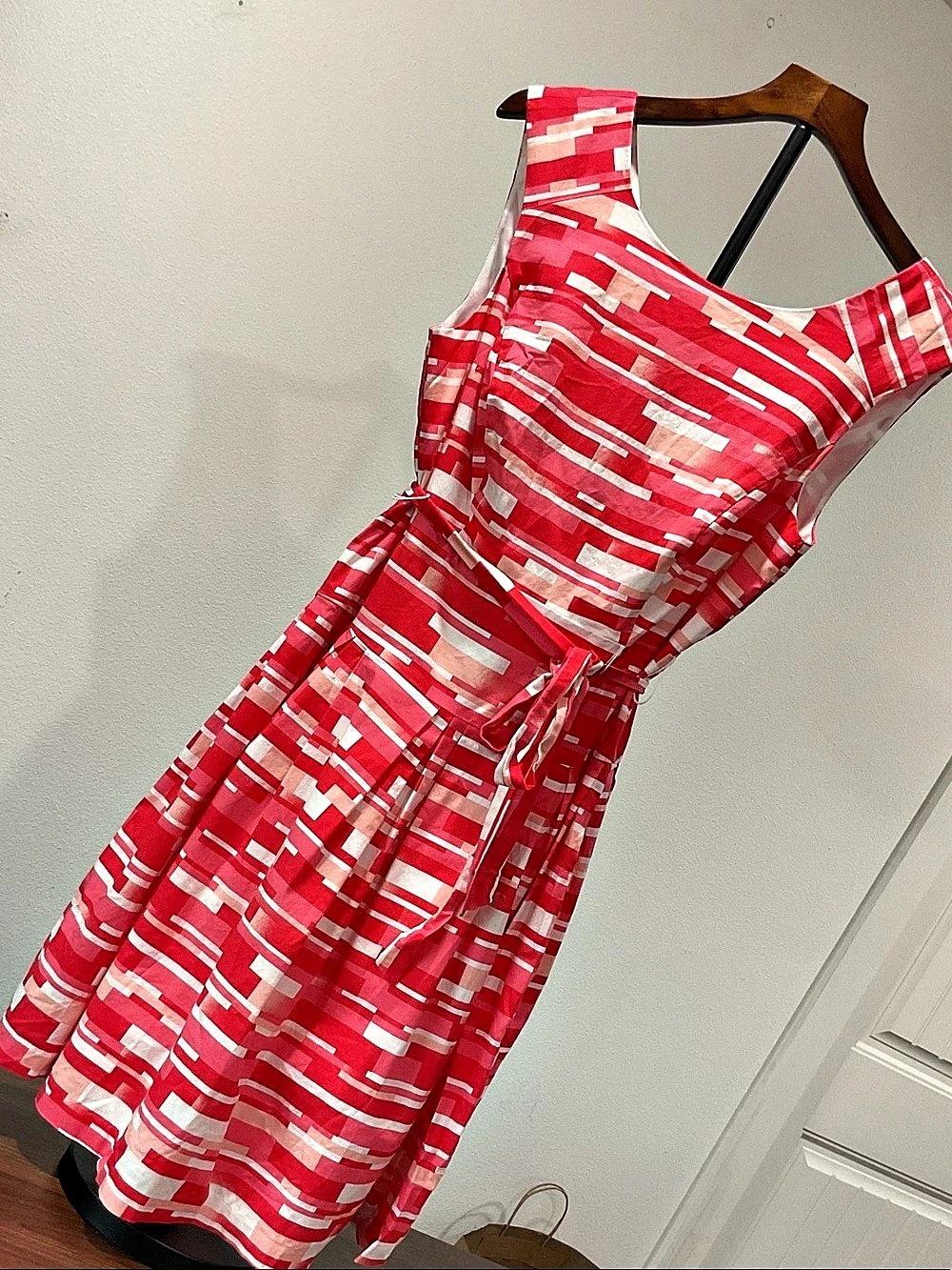 Covington Geometric Midi Dress in Red & Pink Size 8 Like New